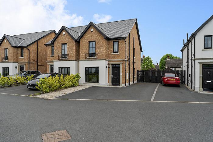 15 Mill Manor, Comber
